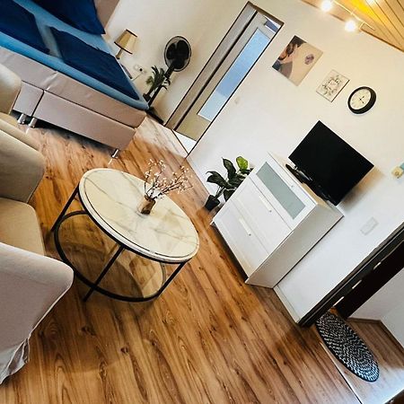 Private Studio Apartment With Balcony In Dortmund-Brackel Dış mekan fotoğraf